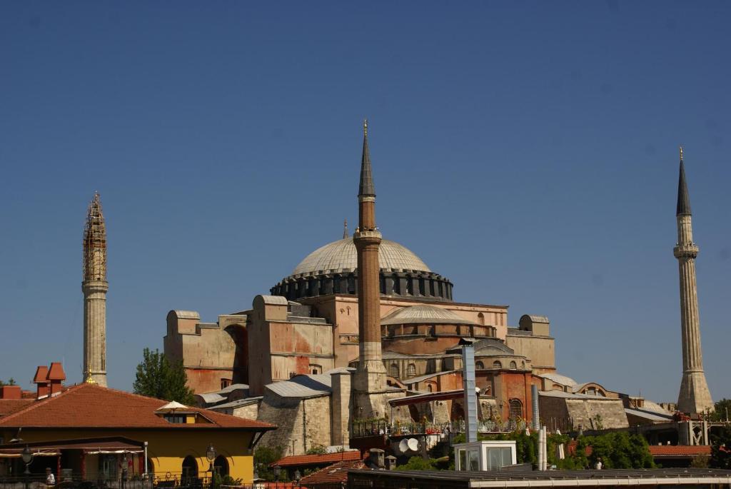 Metropolis Hostel & Guest House Istanbul Exterior photo